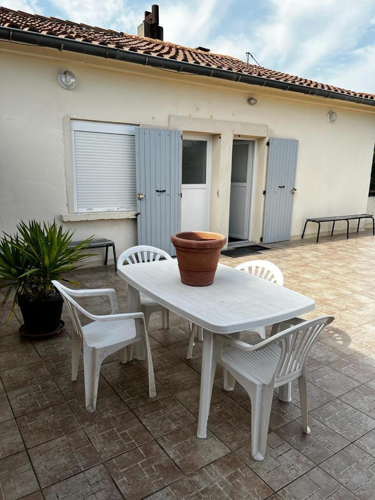 Appartement Neuf P3 50M2 Nimes Ruang foto